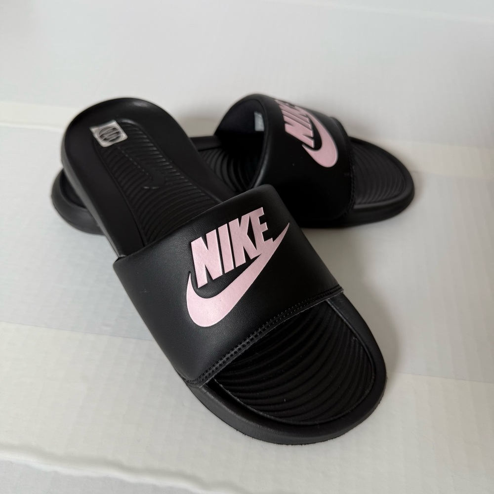 Nike Women's Black and Light Pink Sandals